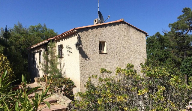 Holiday Home in Fréjus with Pool & Tennis