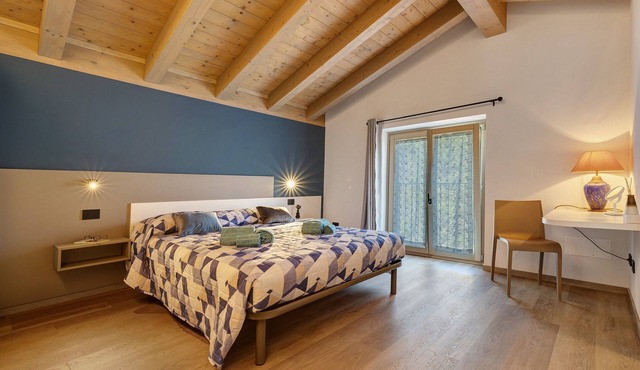 Holiday Home 'Appartamento Indaco' with Mountain View, Private Terrace and Wi-Fi