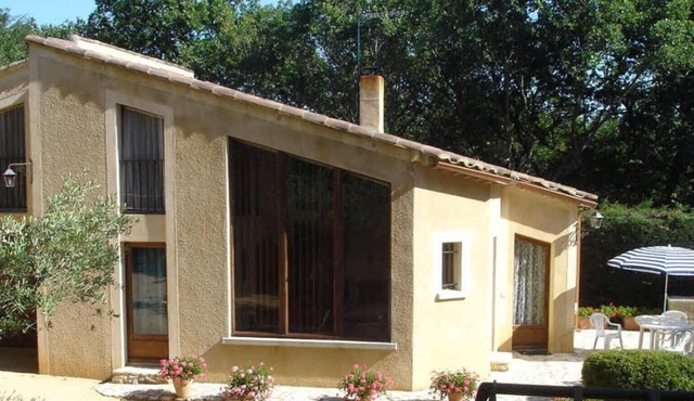 Holiday Home 'Les Lavandes' with Shared Pool