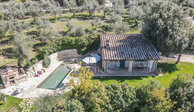 Holiday villa with private pool & air conditioning near Todi