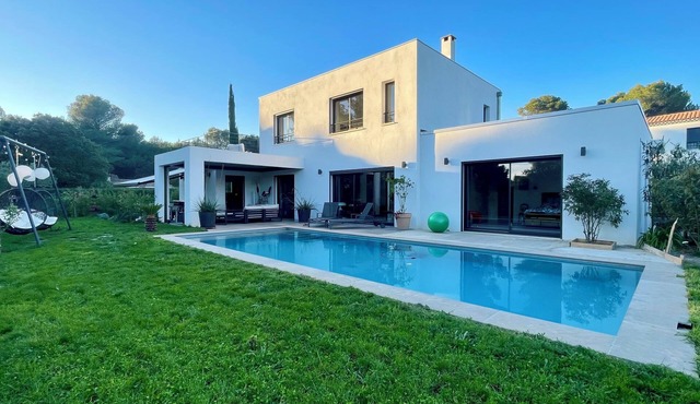 Home " Contemporary break with private pool " Elegant design and comfort