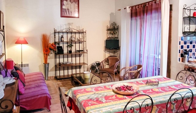 Homerez - Apartment in Arles