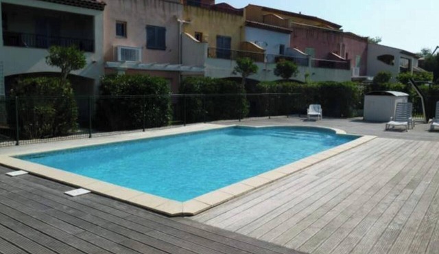 Homerez - Charming House in Cogolin, Shared Pool