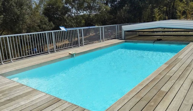 Homerez - Villa in Collias