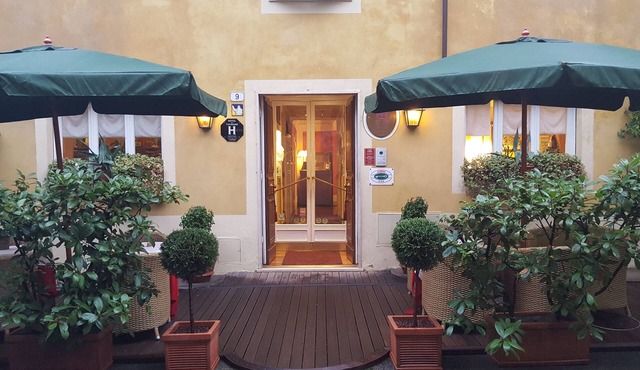 Hotel Diana