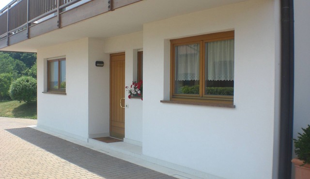 HOUSE HUELLER APARTMENT IN A QUIET AREA WITH LARGE GARDEN