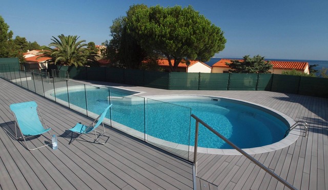 House in beautiful Collioure with pool and sea views from both balconies