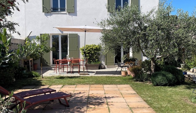 House in Provence with garden and above ground pool