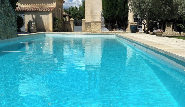 House in the Luberon park, exceptional setting with 16m pool Absolute peace and quiet