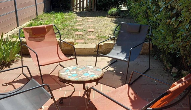 House rental in a residence with swimming pool in the heart of the Alpilles
