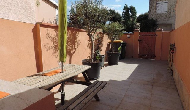 House with BBQ for 7, near the port