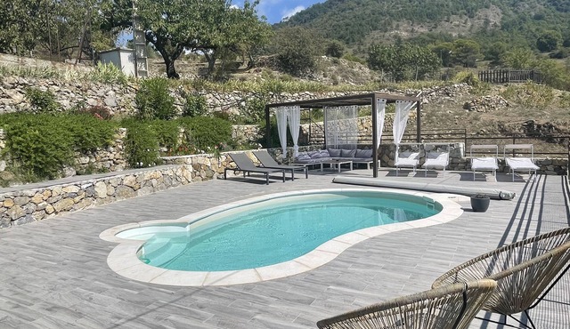 House with panoramic view "Joyanna