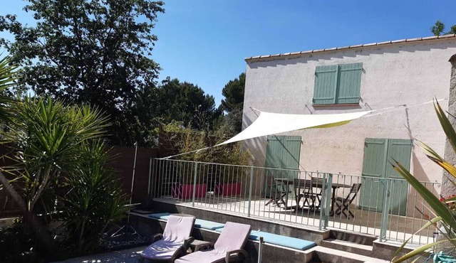 Independent part of a villa with pool