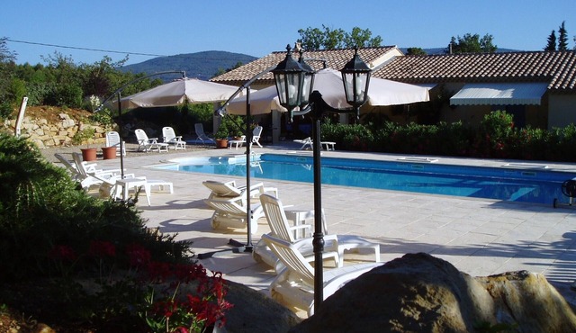 INDIVIDUAL HOUSES classified 3 * BIKE HIKING COVERED SWIMMING POOL