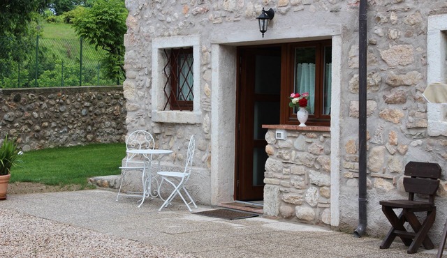 ISABEL COURT tourist inn -apartment 1 for 4 people.
