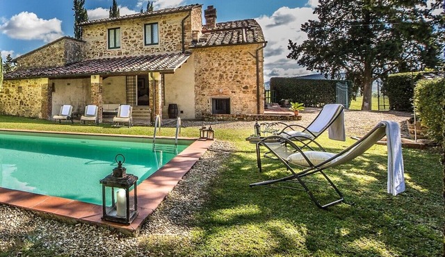 Charming Farmhouse with Private Pool among Vineyards