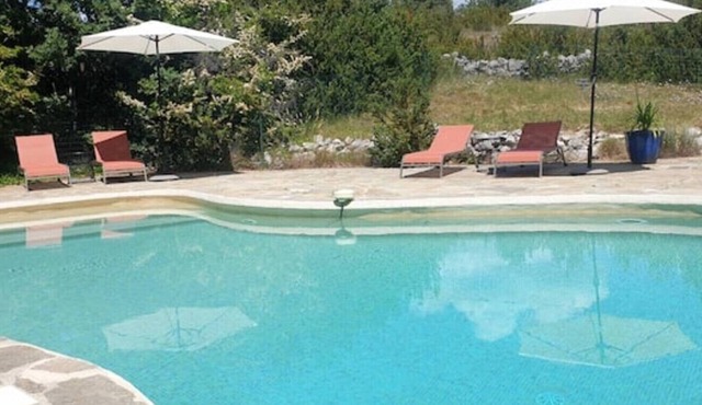 La Buisse - Les 2 Gites: Mountain View, Shared Terrace & Wi-Fi