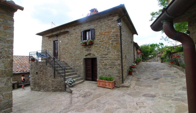 LA CASA NEL BORGO