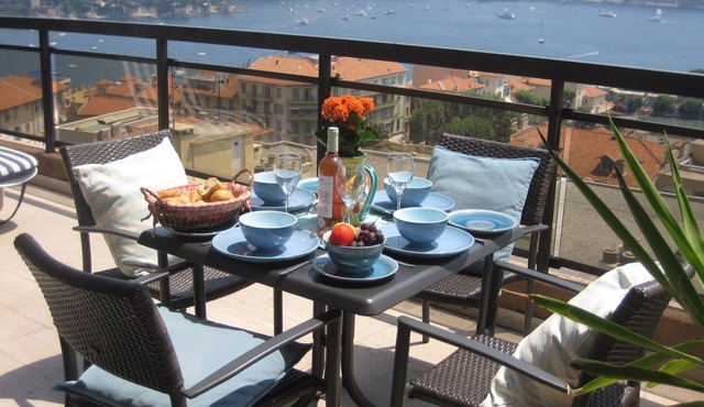 'La Colline' Panoramic 2 bed Apartment. Large Terrace, Sea Views, Pool/Parking