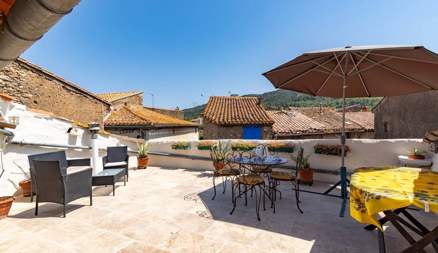 La Maison Bleue d'Oupia - Avec grande terrasse