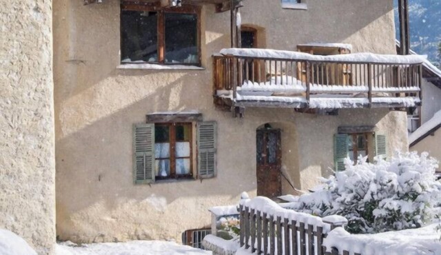 Large house near the slopes, La Salle-les-Alpes