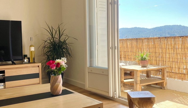 Large, quiet apartment with parking in Aix-en-Provence