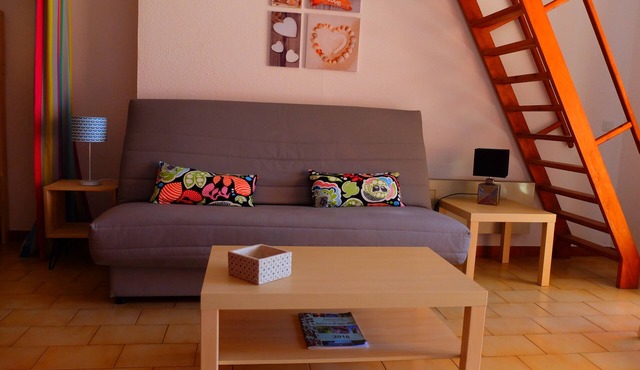 LARGE STUDIO - TERRACE - PRIVATE PARKING - BEACH 50 M AWAY - CLOSE TO SHOPS & RESTAURANTS