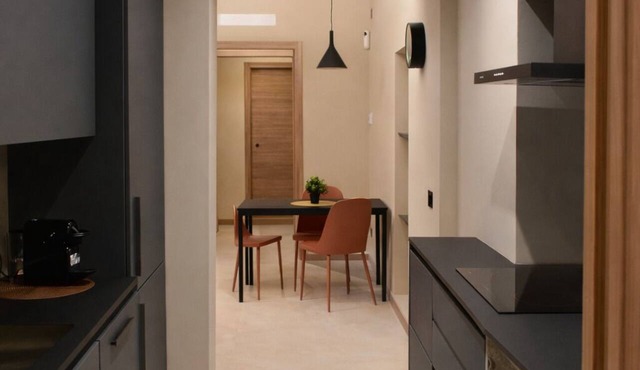 Large three-room apartment sleeps 5, 2 bathrooms - M4 Dateo