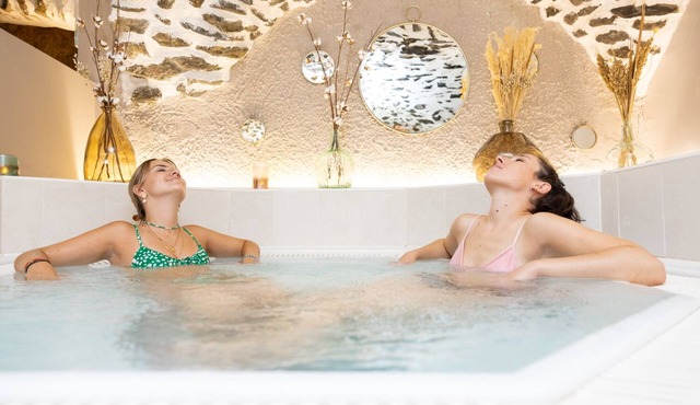 Le Grand Aigle, Friendly Hotel