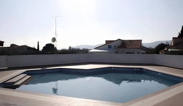Le patio du soleil: pool, tennis, A/C, private terrace, near beaches