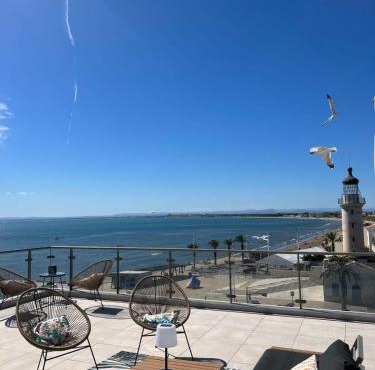 Le Phare du Grau Duplex dexception rooftop 100 m vue mer panoramique