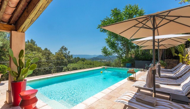 “Les Hauts De Taradeau”: Mountain View with Stunning Private Pool