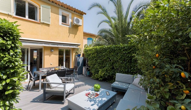 Les Villas De Mandelieu by Halldis