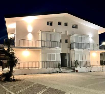 Leverblu House