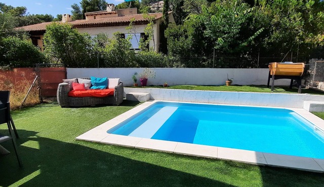 Location Avec Piscine au Cœur de la Provence