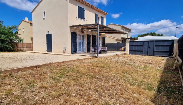 Location D'une Villa au Coeur des Alpilles, Dans le Joli Village de Maussane