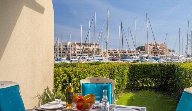 Lovely apartment for 3 people with WIFI, TV, patio and pets allowed