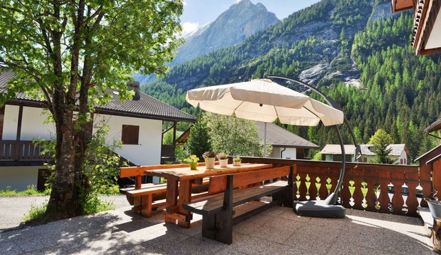 Lovely apartment for 6 people with WIFI, TV and patio