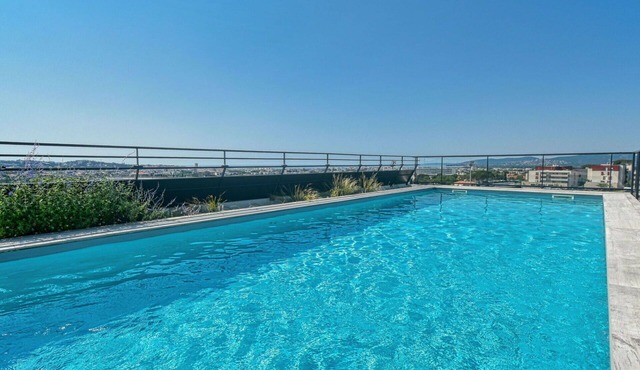 Lovely apartment for 7 guests with A/C, WIFI, pool, TV and terrace