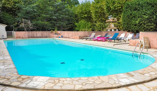 Lovely apartment in Rustrel