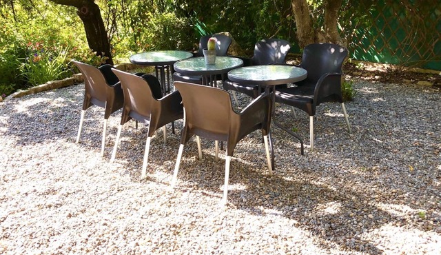 Lovely Garden villa apartment, 12 min walk to Cannes center