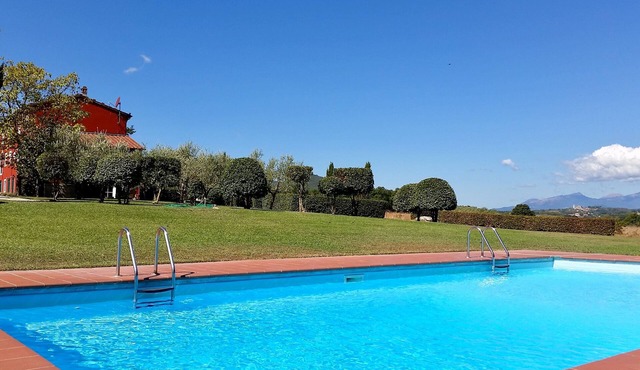 LUCCA !NEW!Modern Tuscan country house in the park, pool & breathtaking panorama