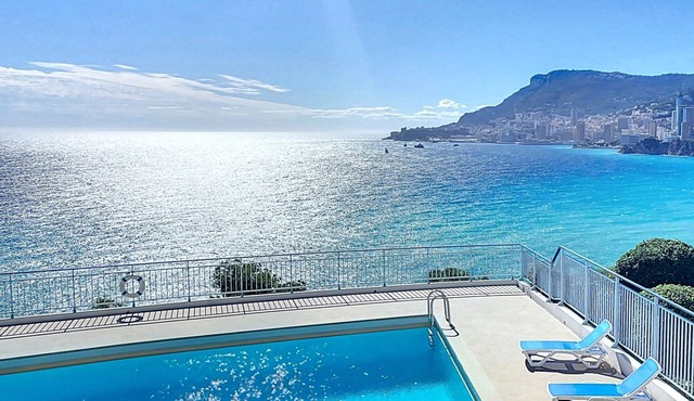 Luxury apartment with pool, air conditioning, and WIFI, 5 min from Monaco
