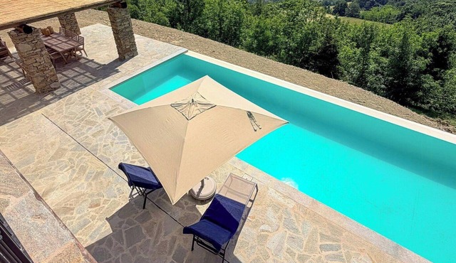 Luxury Cloud-level villa near Roccaverano