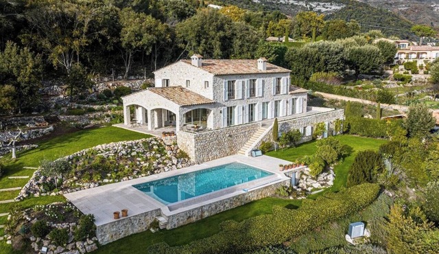 Luxury home with sea views in Tourrettes-sur-Loup