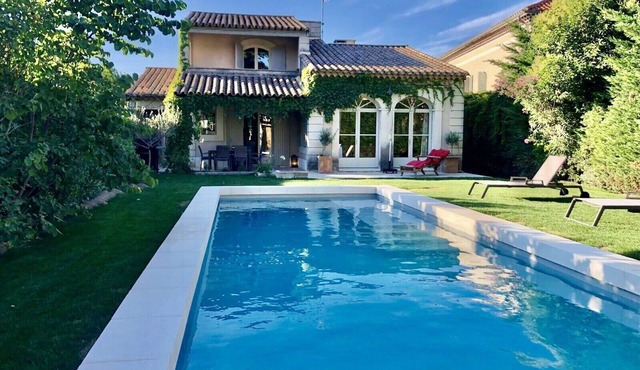 Luxury villa in town center; 5* in a quiet location