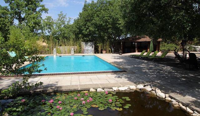 Luxury villa in Aix-en-Provence, private pool, pool house, jacuzzi