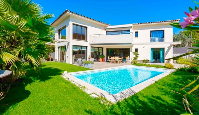 Luxury Villa in Gemenos
