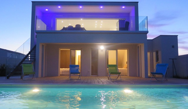 luxury villa, quiet, private heated pool, 1.3km from the sea