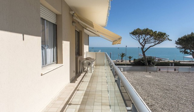 M340 - Marcelli, cozy three-room apartment facing the sea with balcony